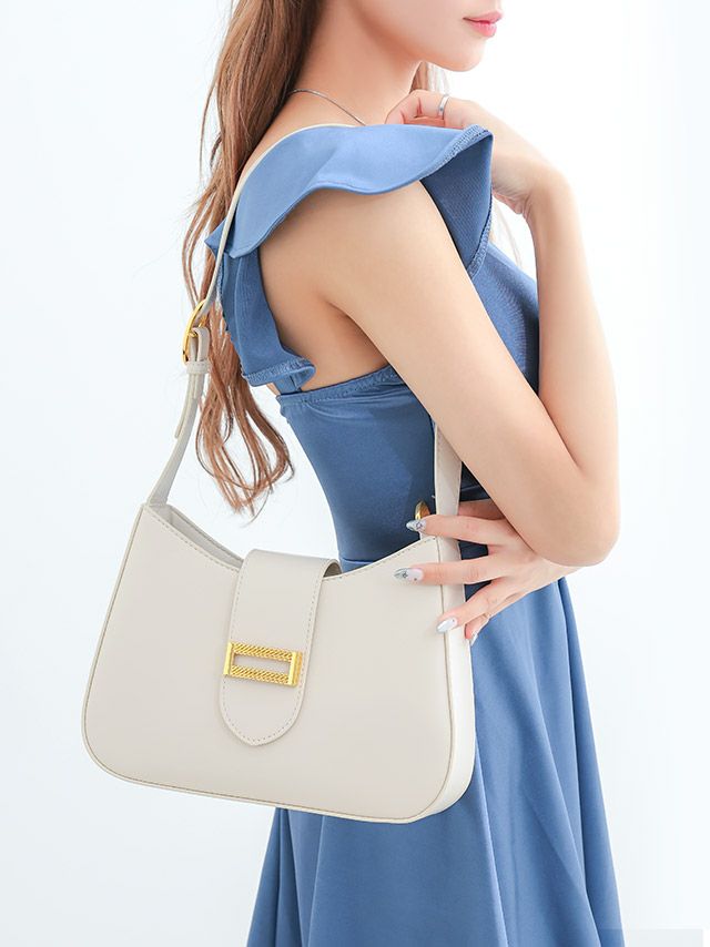 同伴から使いやすい！大容量ホワイトバッグ