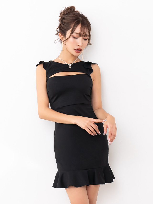 セクシーバストカットで色気爆発！ブラックフリルミニドレス