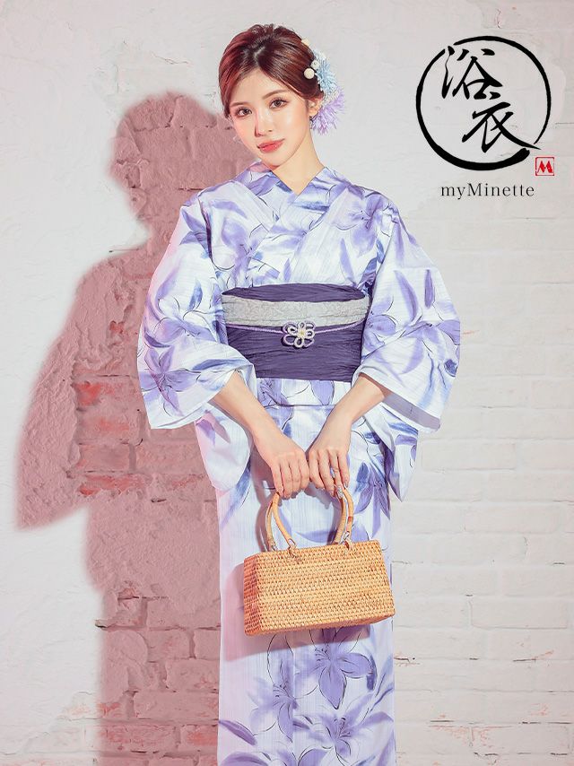 ブルー系のまとまったカラーが知的で上品な妖艶浴衣