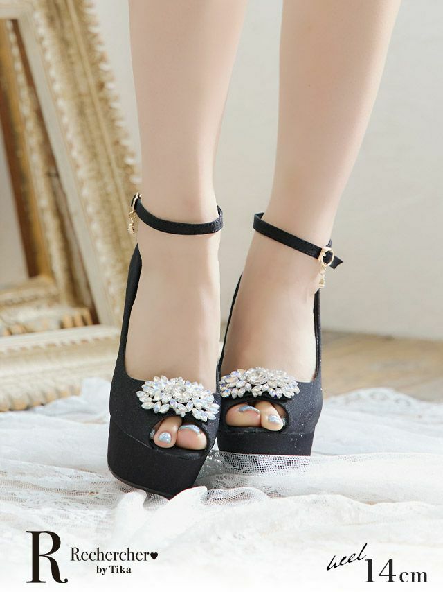 涼しげなオープントゥにビジュー煌めくデザインのハイヒールパンプス