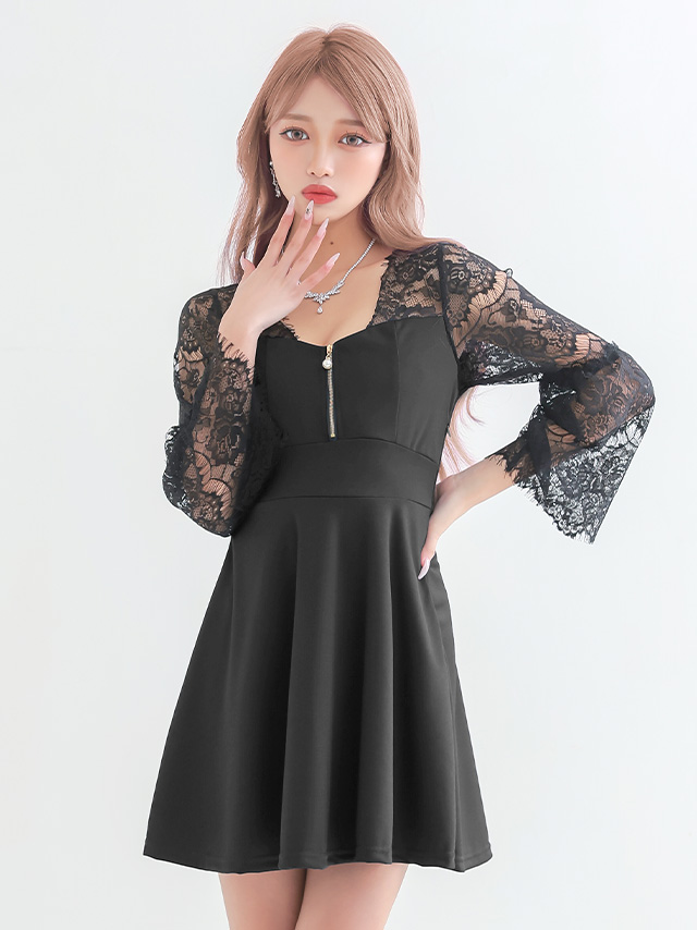 透け感のあるレース長袖とふんわりフレアスカートで可愛く体型カバー！ブラックフレアドレス