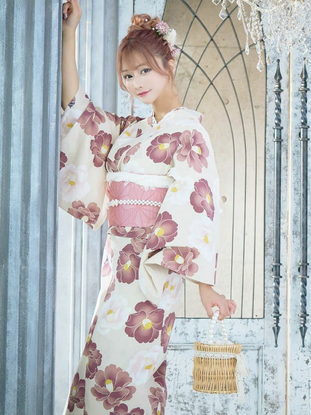 大きめなピンクの花模様が視線集めること間違いなし！ガーリーな浴衣セット
