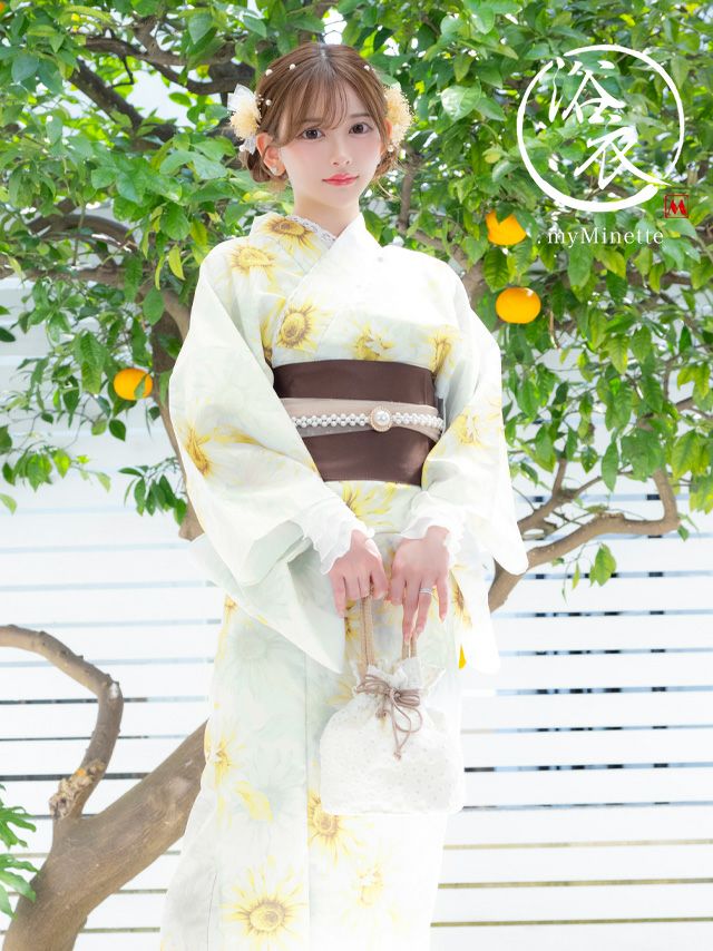 淡いカラーに映える黄色いひまわり模様が華やかで女の子らしい浴衣セット