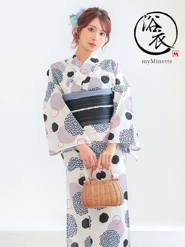 クールトーンでまとめられた落ち着いた雰囲気の幾何学模様がモダンな浴衣セット