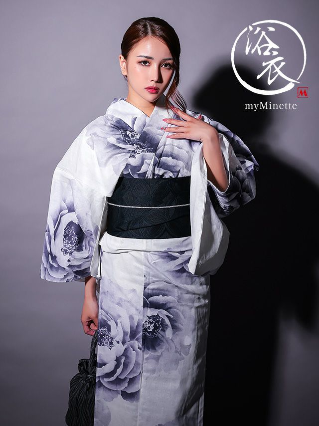 シックな白地に映える大きいパープルの花模様が粋な浴衣セット