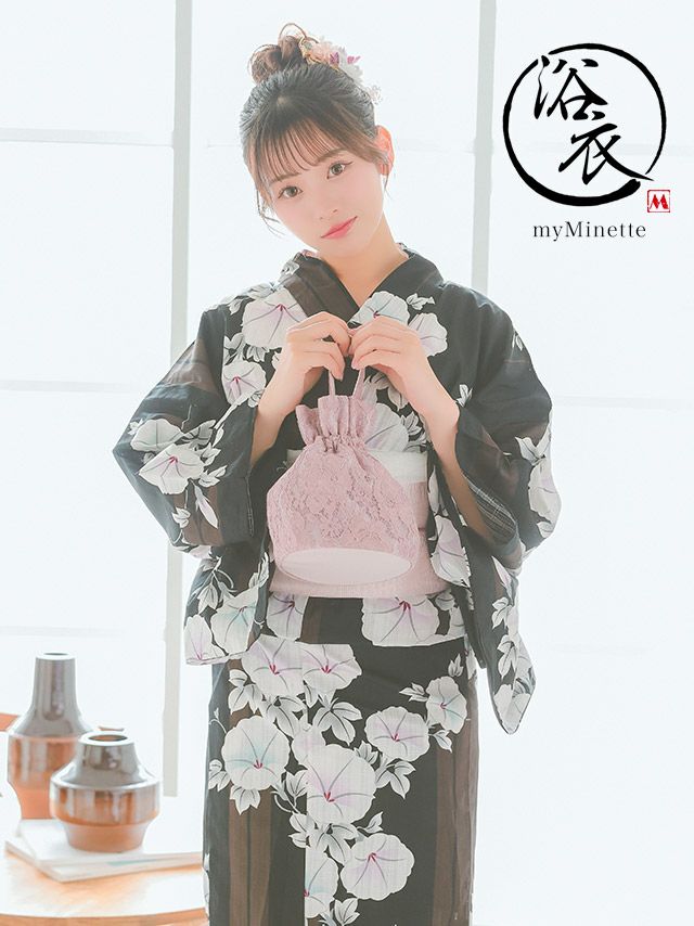 黒地にストライプ×朝顔がレトロモダンに響く、一歩先の個性派浴衣