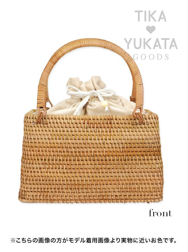 荷物がしっかり入るからデートにもぴったりのカゴ巾着