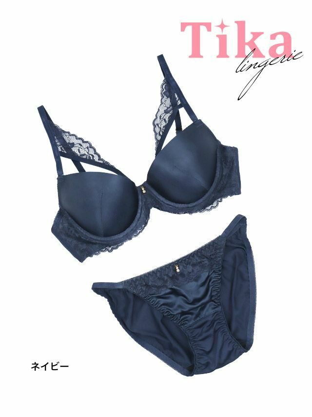 高級感たっぷりなサテン生地に大人な透け感レースが施されたネイビー下着