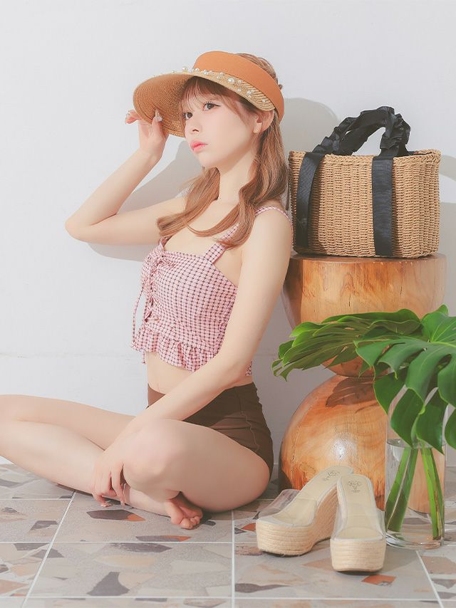 流行りのデザインと機能性を兼ね備え、どんなファッションにも合わせやすい水着♡