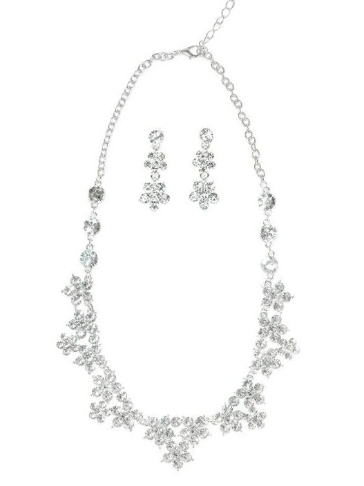 お花モチーフが上品で可愛らしい印象に魅せるアクセサリー2点セット