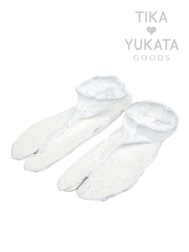 コーデにプラスするだけでより甘々な雰囲気に仕上げてくれるレース足袋