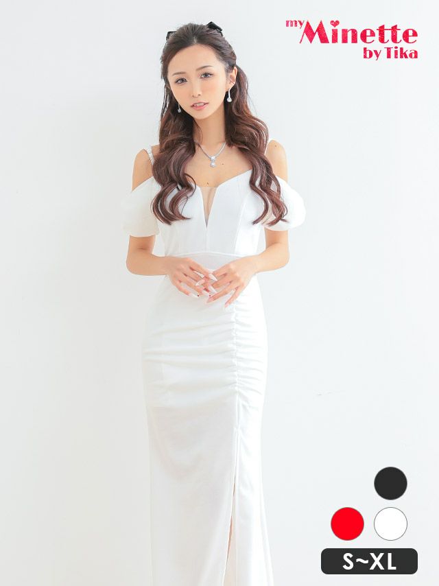 オフショル風デザインに開いた胸元がセクシーな大人っぽタイトロングドレス