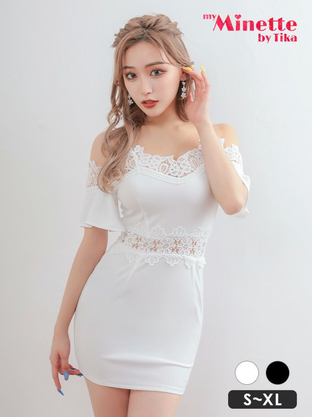 デコルテとウエスト部分がレース素材になった抜け感のある大人フェミニンタイトミニドレス