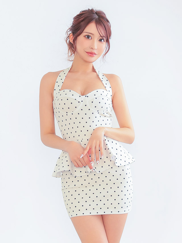 さりげないドットが大人アクセントなペプラムドレス♡