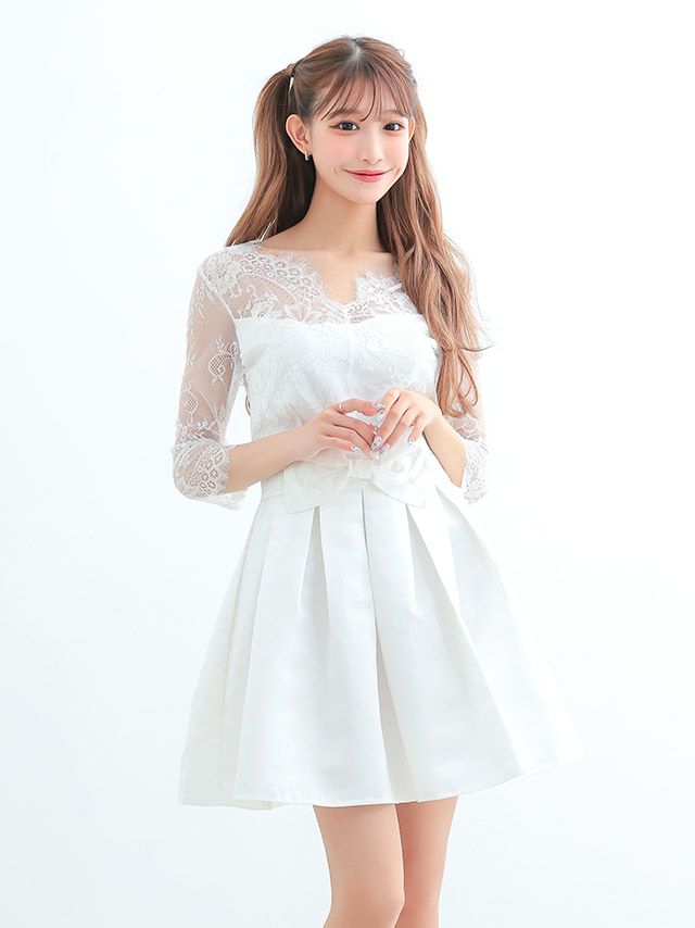 柔らかな白が肌を明るく見せる♡ デイリーにも使えるホワイトドレス。