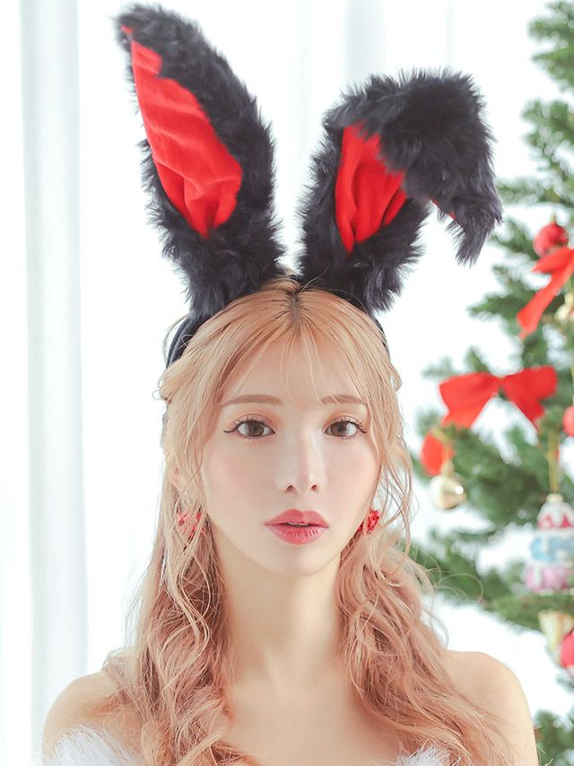 ドレスとセットで簡単コスプレ完成できるふわふわウサ耳カチューシャ