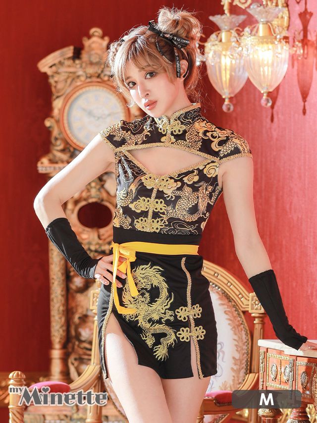 豪華な刺繍にセクシーなバストカットデザインがポイントのブラックチャイナコスプレ