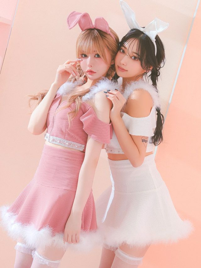 あざとさ抜群のふわふわバニーコスプレ