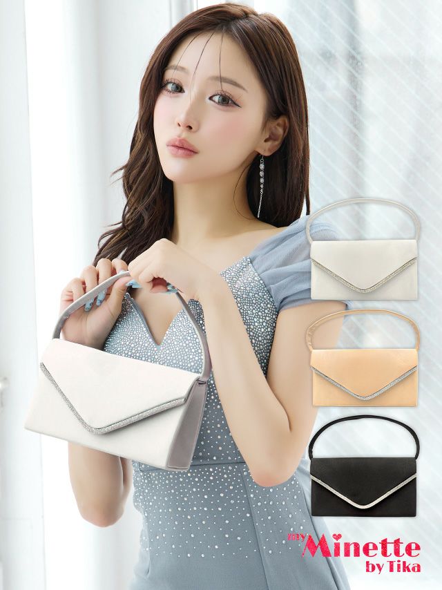 どんなドレスにも合うシンプルバッグ