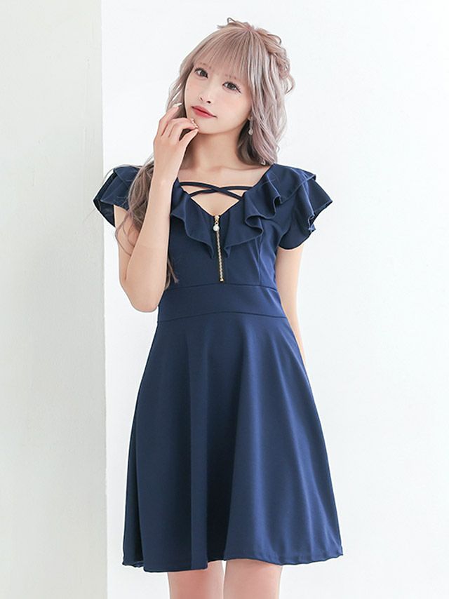ふんわりと広がるフレアスカートで体型カバーが叶う！ジップ付きセクシードレス