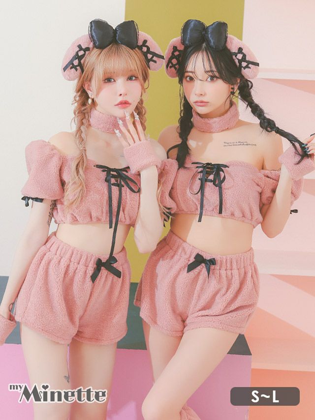 ふわふわ×肌魅せがあざと可愛い犬コス