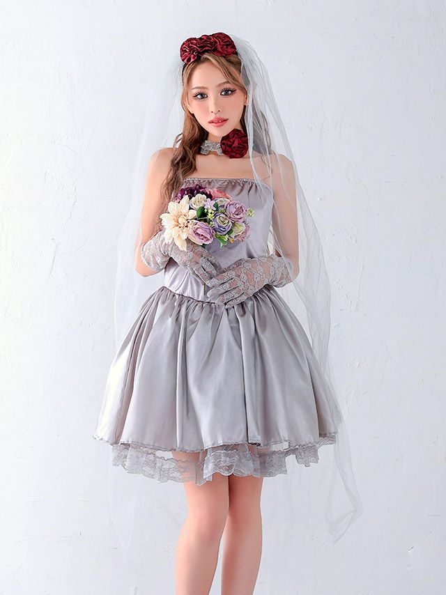 儚くちょっぴりダークな印象のゾンビ花嫁コスプレ