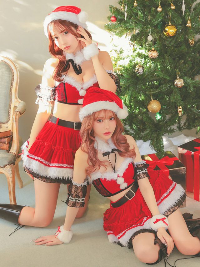 ブラックレースとベルトがワンポイントのセットアップえちサンタ