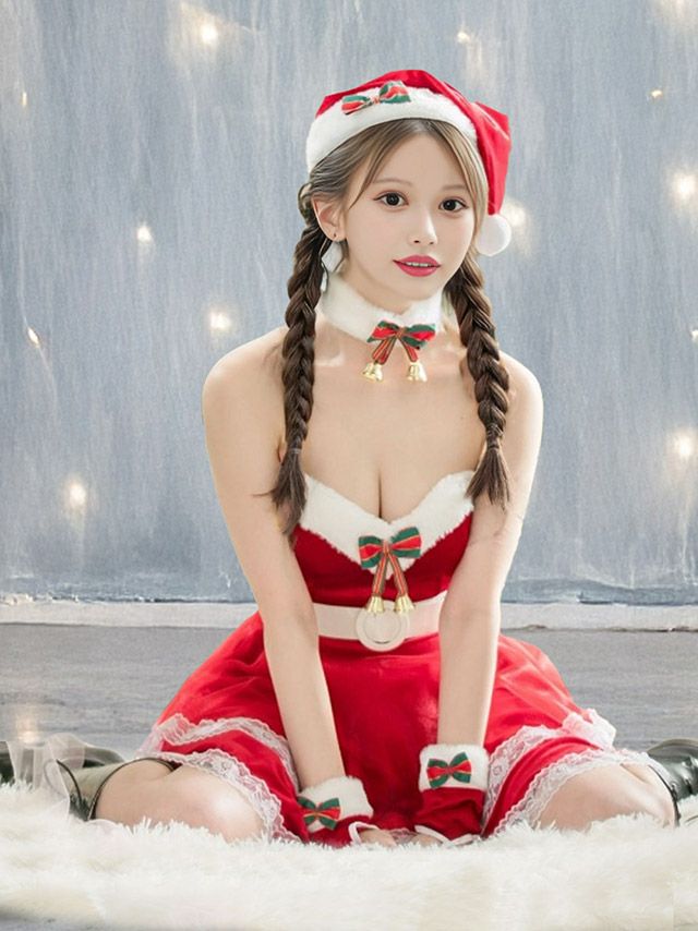 二弾フリルがお尻周りをカバーする！セクシーサンタコスプレ