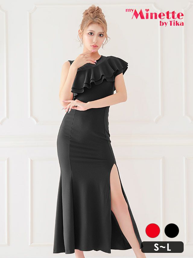 ワンショル風のフリルデザインが華やかな顔まわりを作る魅惑的なフレアロングドレス