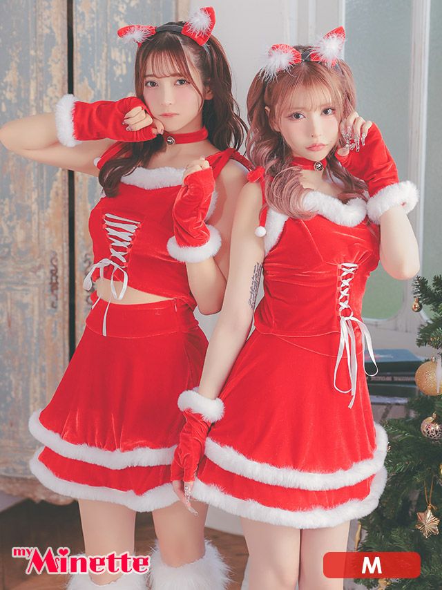 赤いドレスにウエストのレースアップがアクセントの猫サンタコスプレ