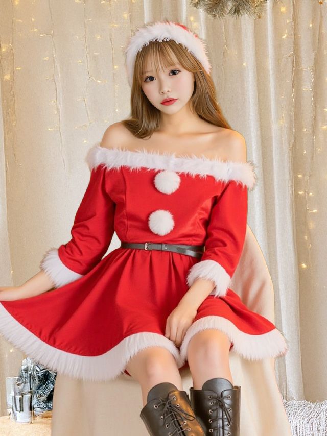 オフショルの肩見せが可愛いウエストベルトでスタイルアップもできる王道サンタコス