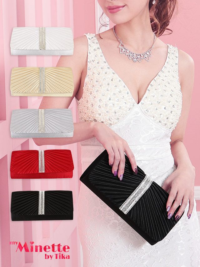 シンプルなクラッチバッグにセンターラインのビジューが高級感溢れる2wayバッグ