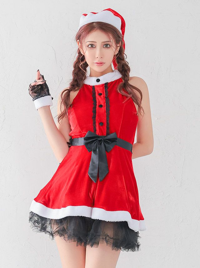 キュートな赤いドレスに黒のウエストリボンがメリハリのあるスタイルに魅せるサンタコスプレ