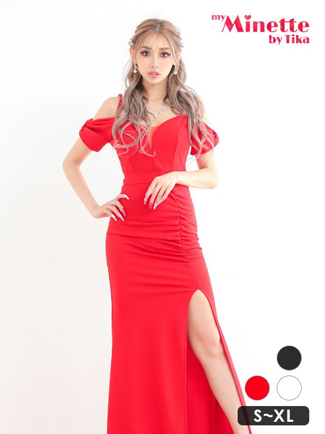 オフショル風が落ち着いた大人の印象醸し出すタイトロングドレス