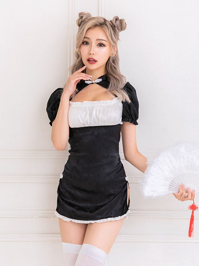 あざとセクシーなスリット入りメイド風チャイナコス