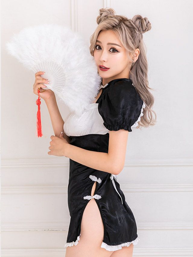 サイドスリットで色気爆発するイベントにぴったりのメイド風チャイナコス