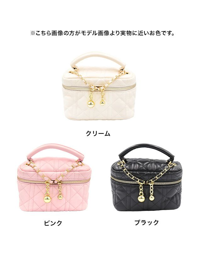 大容量で収納力もバッチリ！キルティングショルダーバッグ