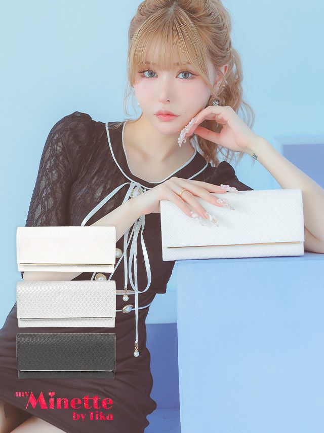 ワンピースにもドレスにも使えるラメチェーンの2wayクラッチバッグ