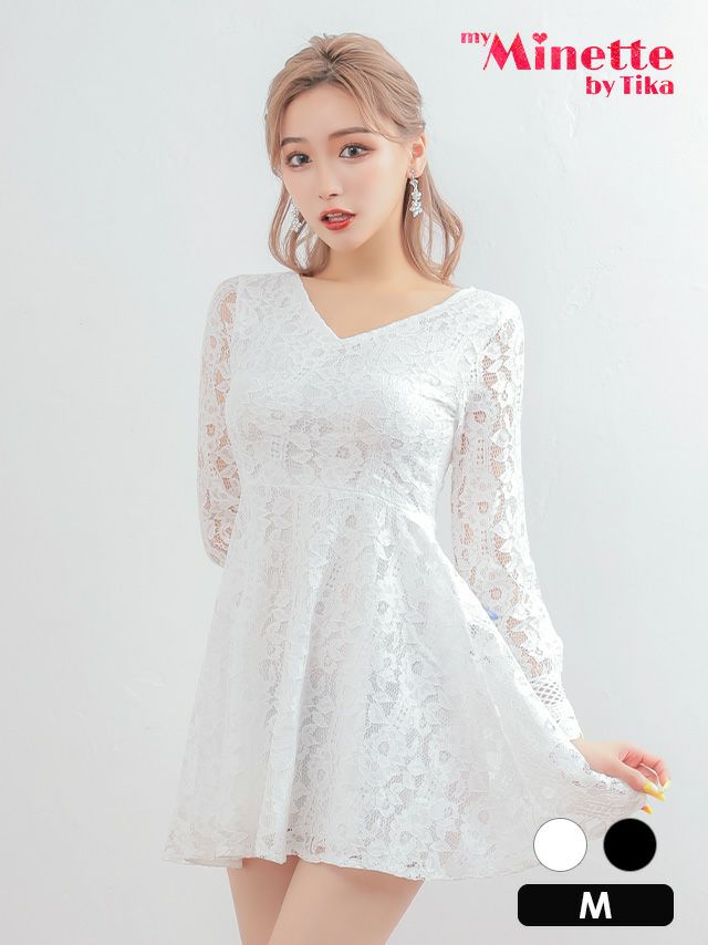 繊細なレースが優しい雰囲気を演出し、きゅっとしまったウエスト引き立つフレアスカートでメリハリボディも叶えてくれるホワイトミニドレス