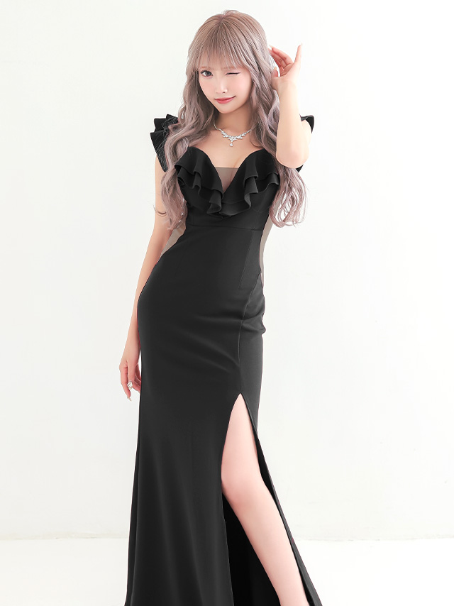 くびれの透け部分で細魅せできるタイトロングドレス