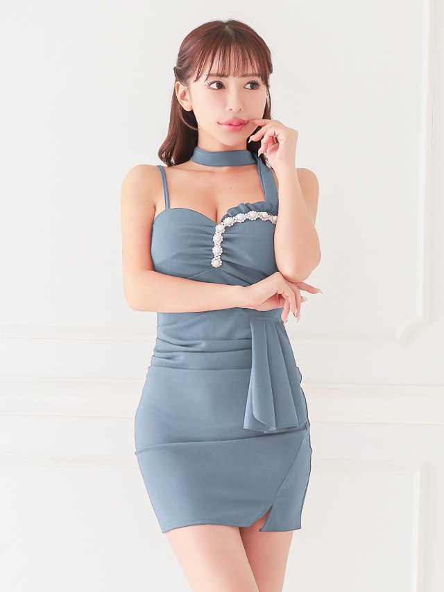 透明感のある清楚なのにセクシーなボディコンドレス