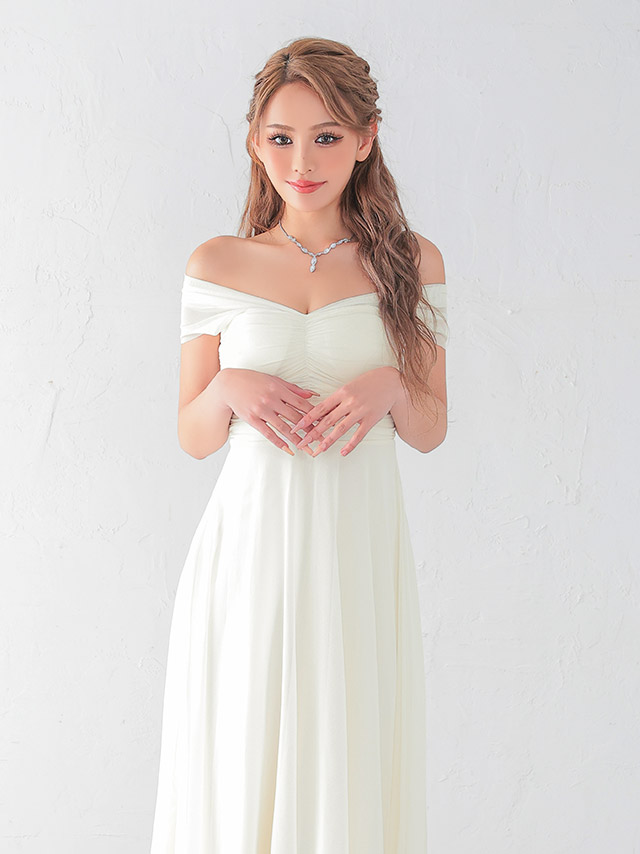 後ろのリボンで自分好みにチェンジできるフレアロングドレス