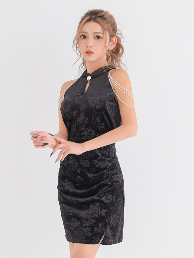 チャイナ風のデザインが可愛いノースリーブタイトミニドレス