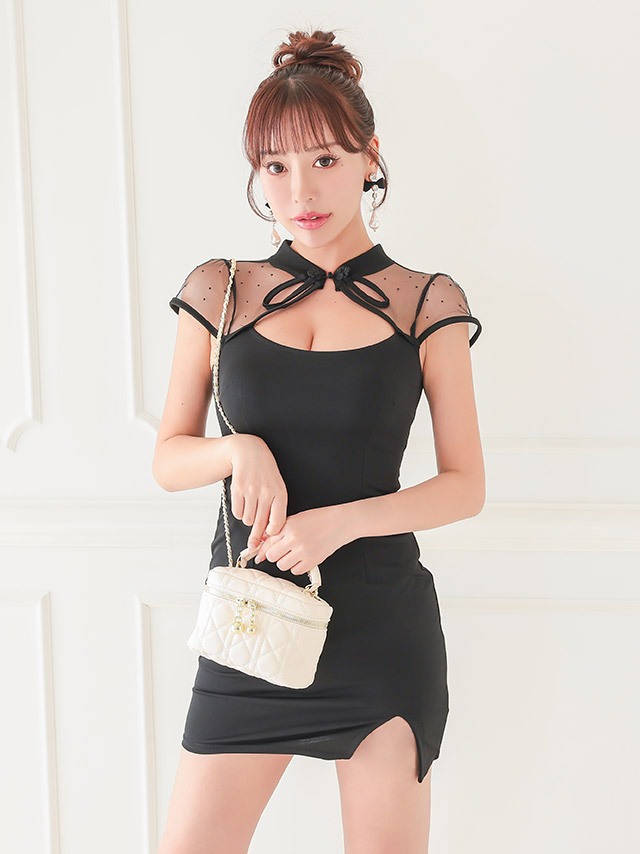 リボンと肩のシアードットデザインがガーリーなタイトミニドレス